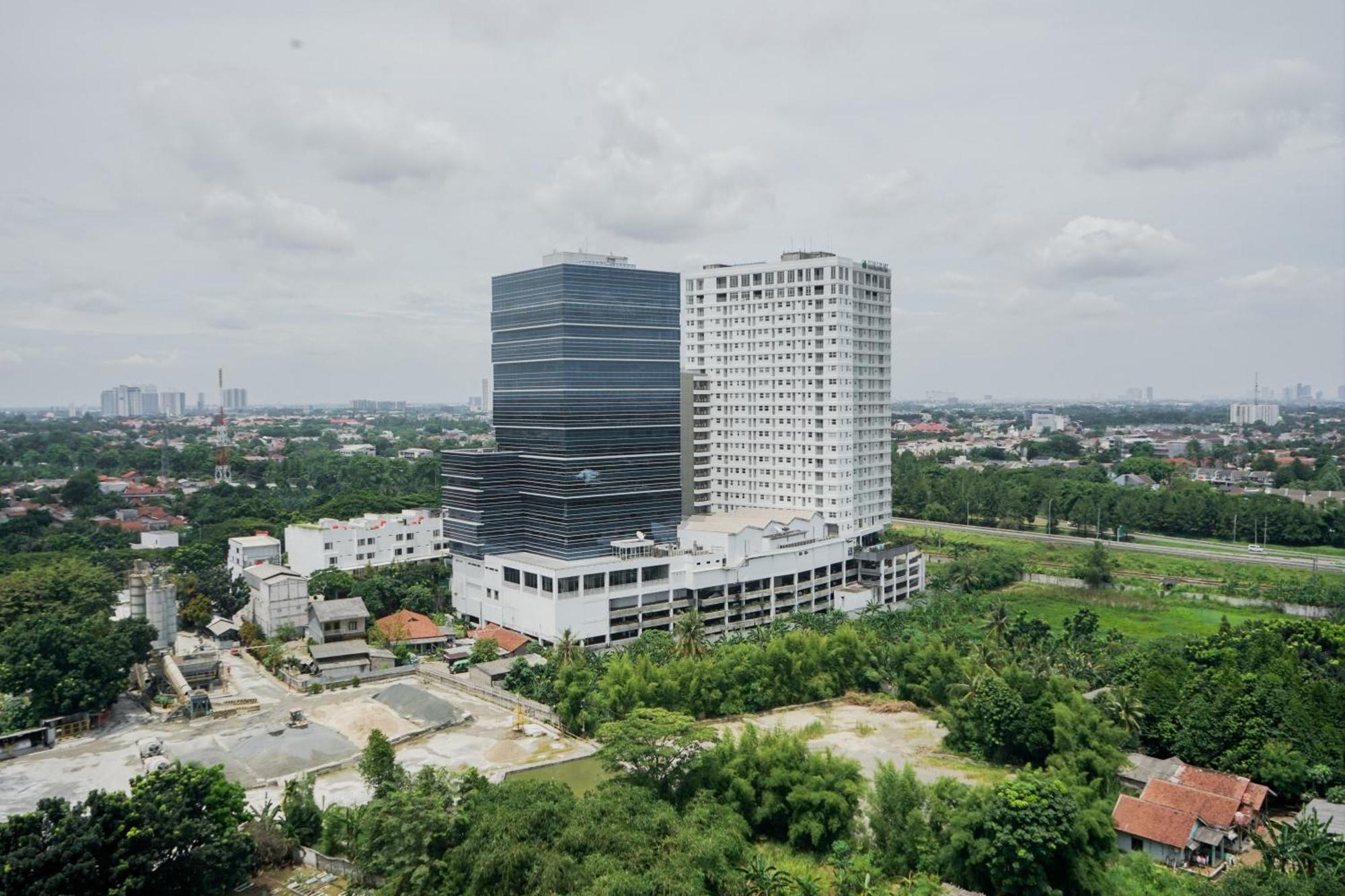 Cozy Stay Studio Apartment At Urban Heights Residences By Travelio Tangerang Exterior photo